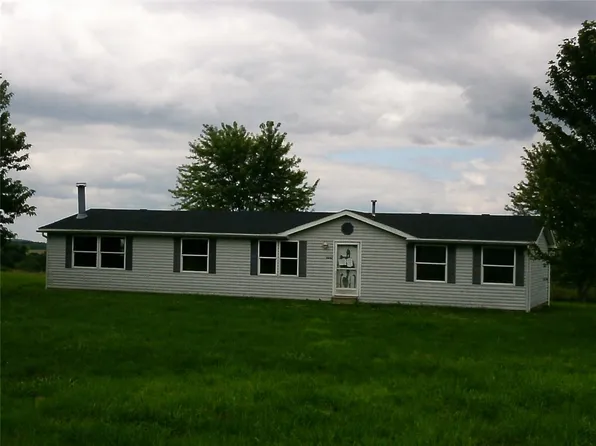 3242 Shaffer Rd, Ellwood City, PA 16117