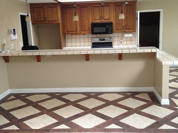 Kitchen/Great room: bar seats 7 bar stools part