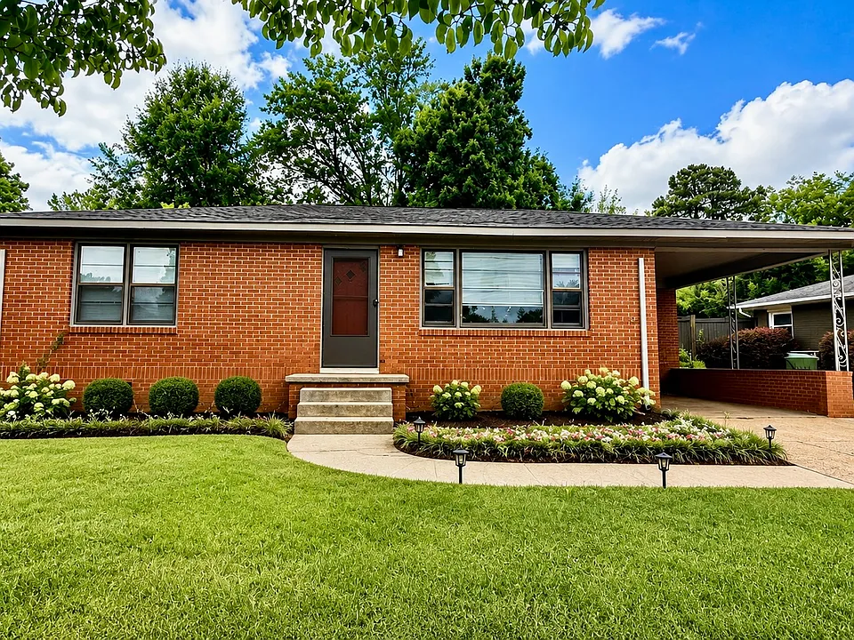 1908 Stevens Dr NE