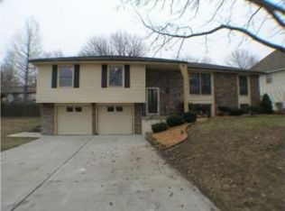 916 NW 13th St, Blue Springs, MO 64015