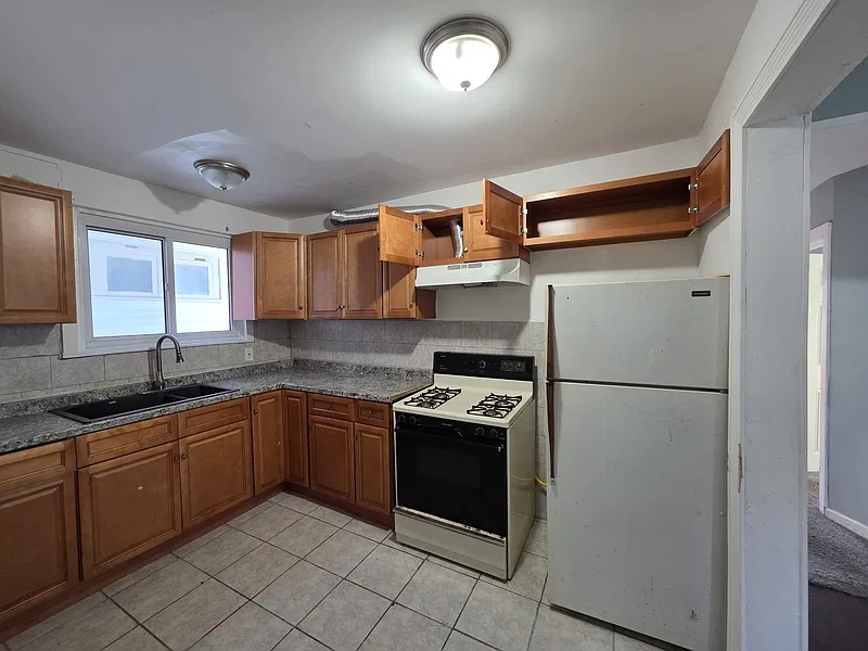 406 Wyoming Ave — Photo 1