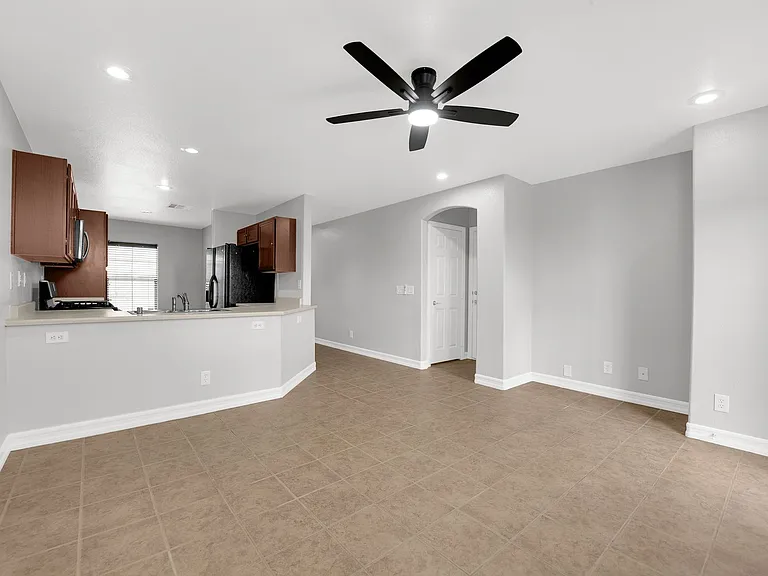 7470 Margollini St — Photo 25