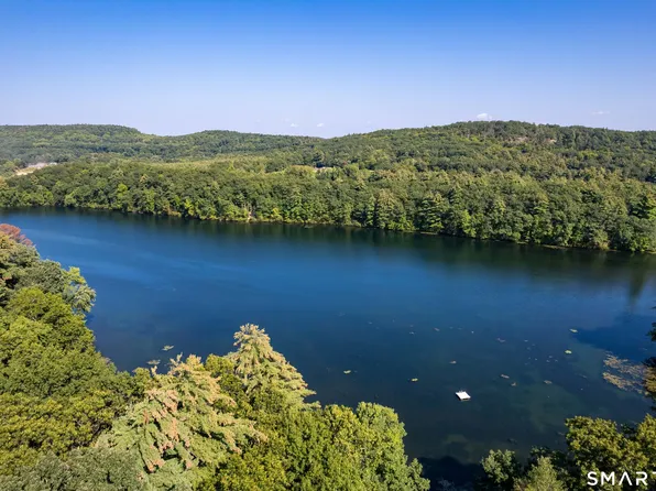 20 West Lakeview Drive, Granby, CT 06035