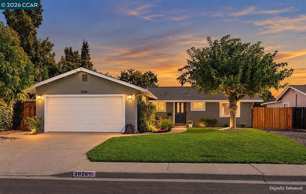 3 bed, 1402 sqft, $4,295 — Photo 1