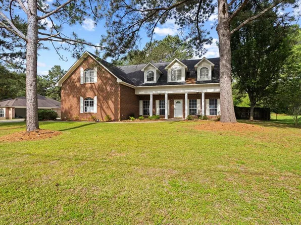 33 Red Oak Ln, Hattiesburg, MS 39402
