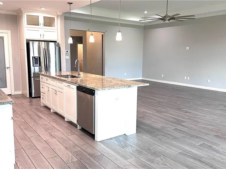 3734 Berkeley Dr — Photo 5
