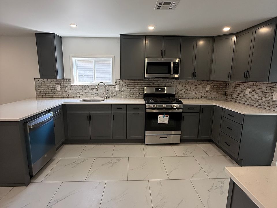1st image of 17 Laurel St Floor 2