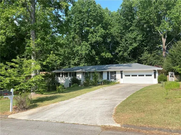 7220 Ray Rd, Lithia Springs, GA 30122
