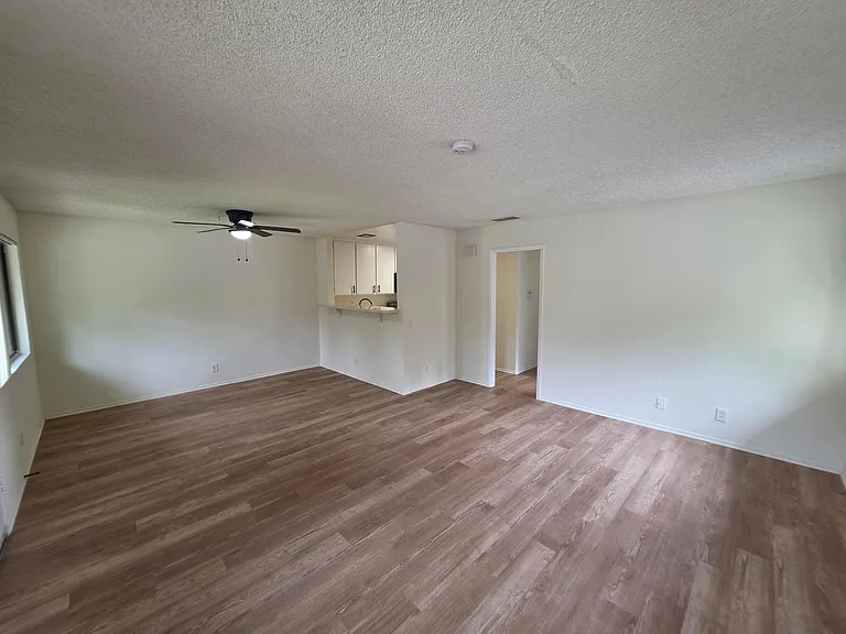 26257 Hillsford Pl — Photo 2