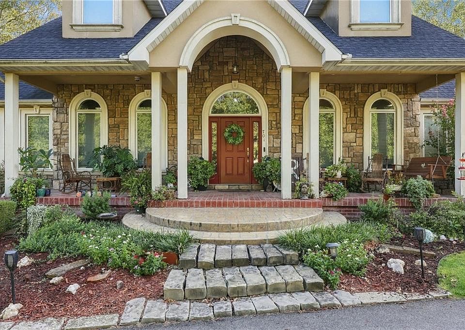 1st image of 701 Tanglewoods Dr