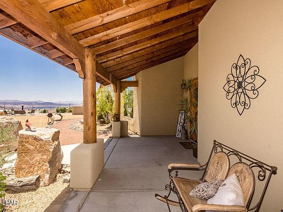 4th image of 3971 Montezuma Dr