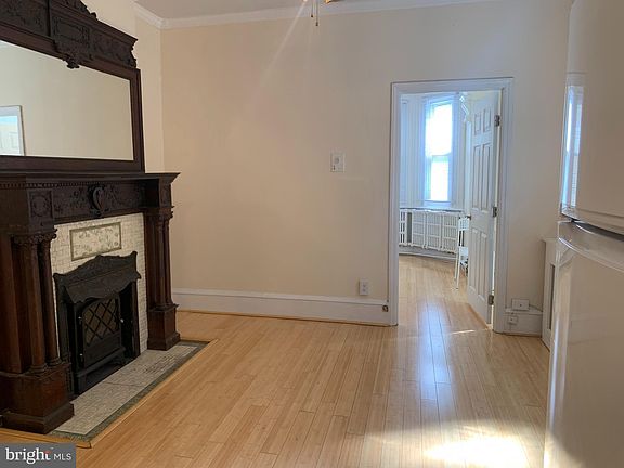 5th image of 1222 Christian St Floor 2
