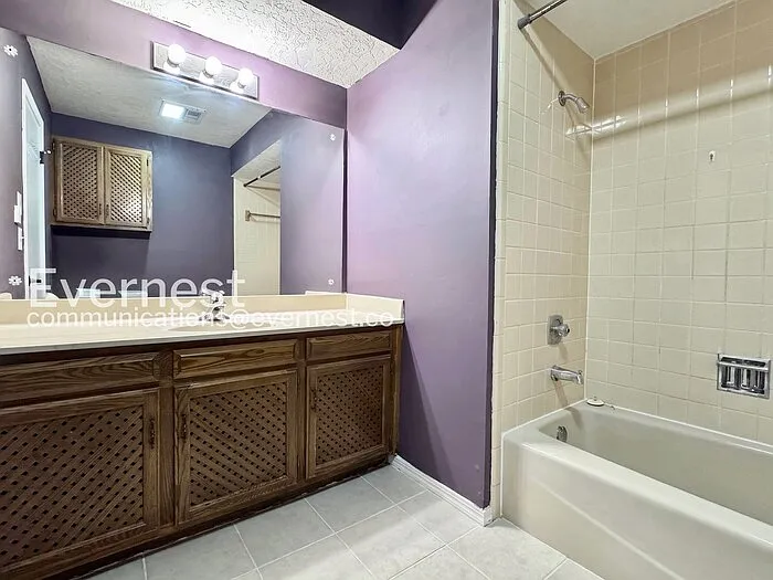 909 W Glendale St — Photo 22