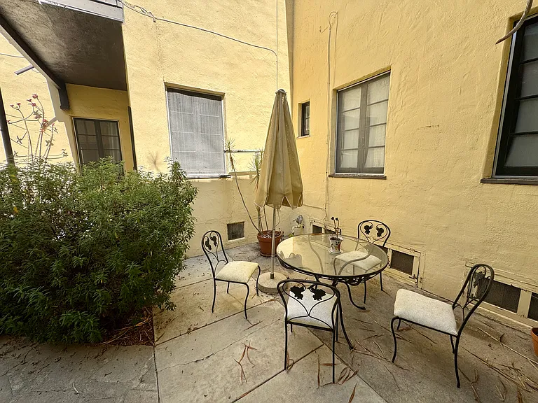 363 N Sycamore Ave #7002 — Photo 28