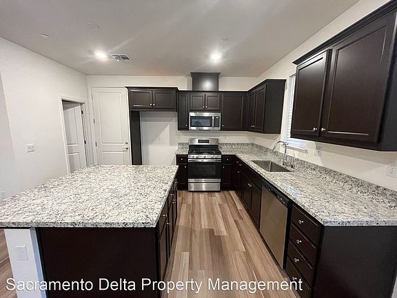 3rd image of 2938 Limoges Walk