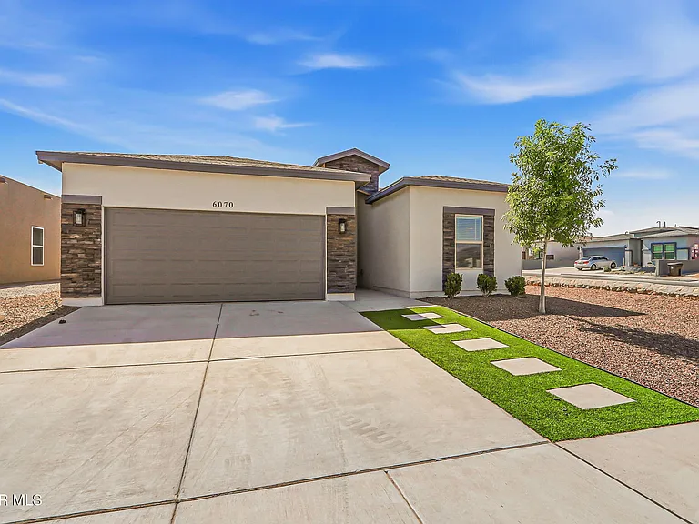 6070 Zinc Hill St — Photo 1