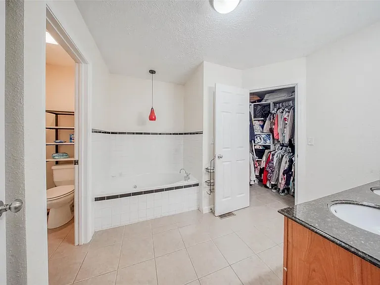 840 Herndon Rd — Photo 16