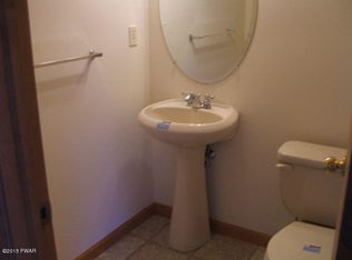 2109 Lakeview Rd, Bushkill, PA 18324