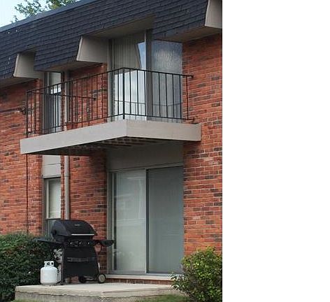 2nd image of 5024 Mansfield Ave APT 404