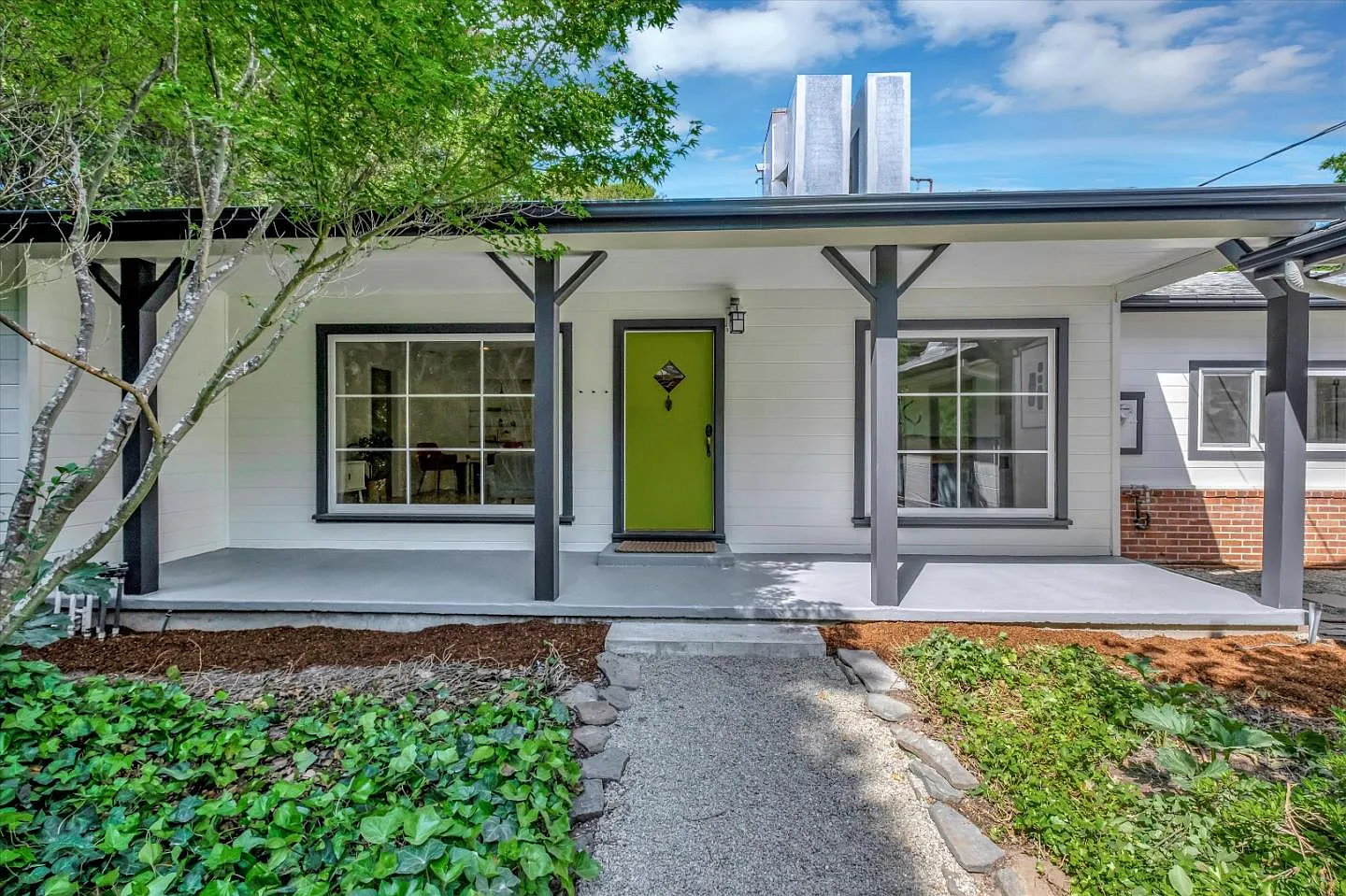 10061 Riverside Dr photo 1