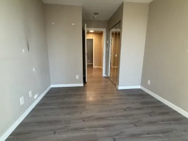 550 Pacific St — Photo 4