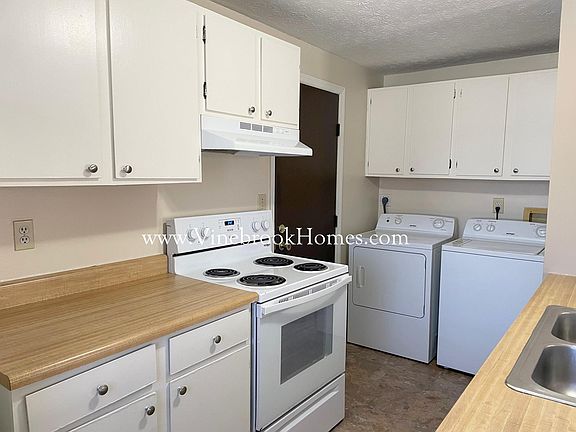 3rd image of 8202 Mount Hood Dr