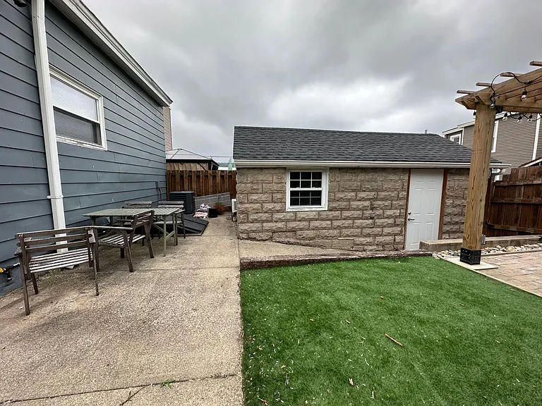 217 Washington Ave — Photo 20