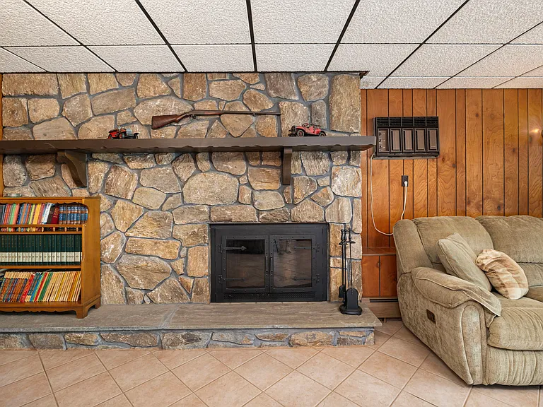 77 Cherry Hill Rd — Photo 25