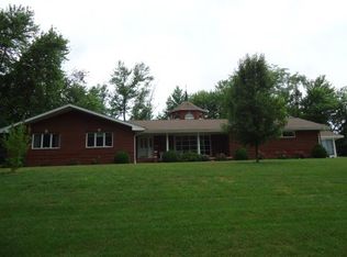 1704 State Highway 16, Shelbyville, IL 62565