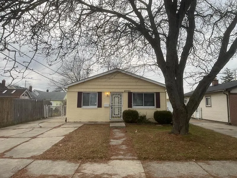 3 bed, 960 sqft, $1,500 — Photo 1