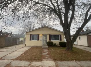 27721 Tighe St, Roseville, MI 48066