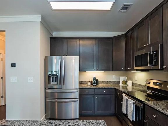 3rd image of 10 Harvest Bell Ln