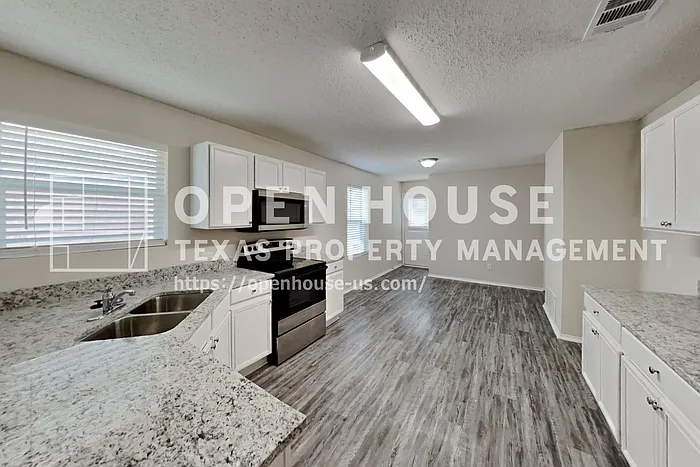 4884 Waterford Dr — Photo 5