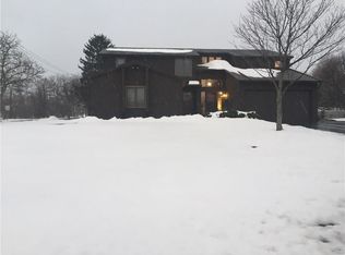 67 Delemere Blvd, Fairport, NY 14450