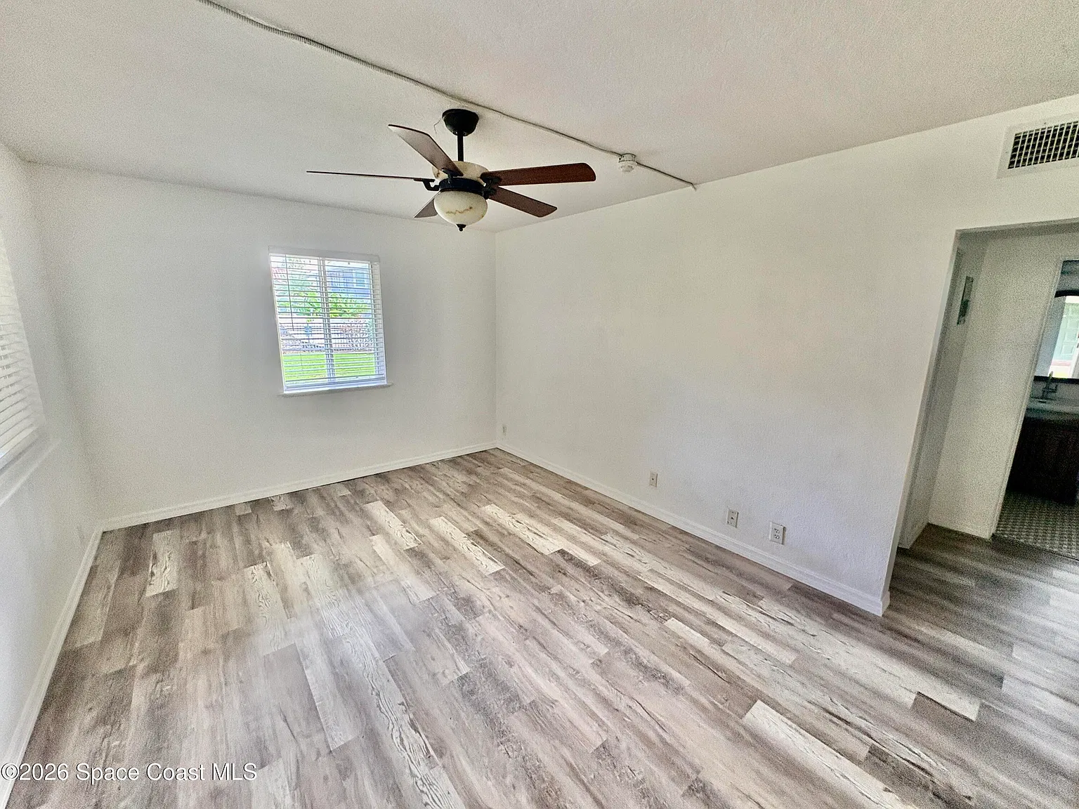 7 Oak St — Photo 4