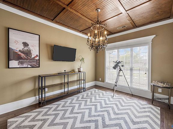 5th image of 14814 Imperial Dr