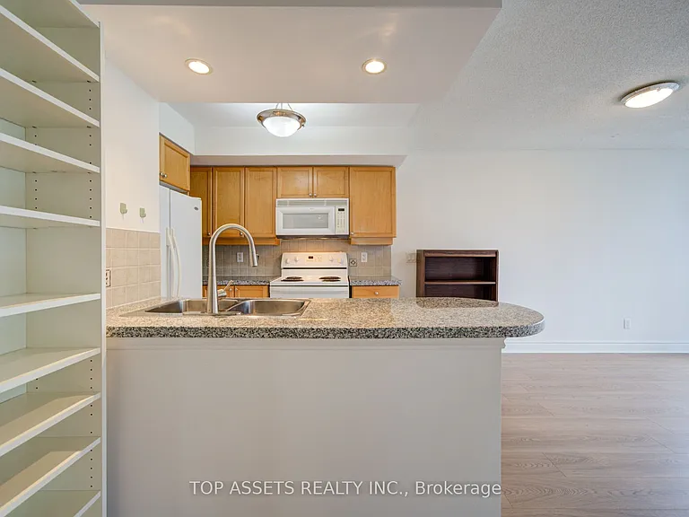 10 Northtown Way #606 — Photo 16