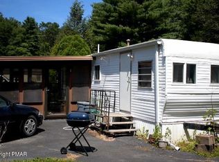 204 Club Dr, Blakeslee, PA 18610