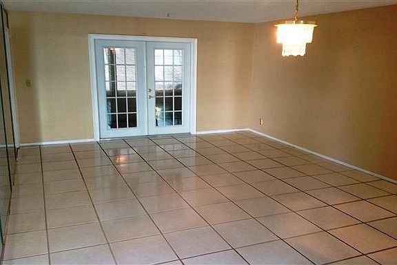 4th image of 862 Lilac Dr