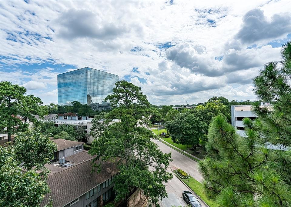 Desirable east facing views from 4950 Woodway Drive Unit#610.