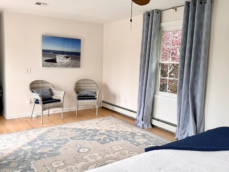 561 Monmouth Ave — Photo 25