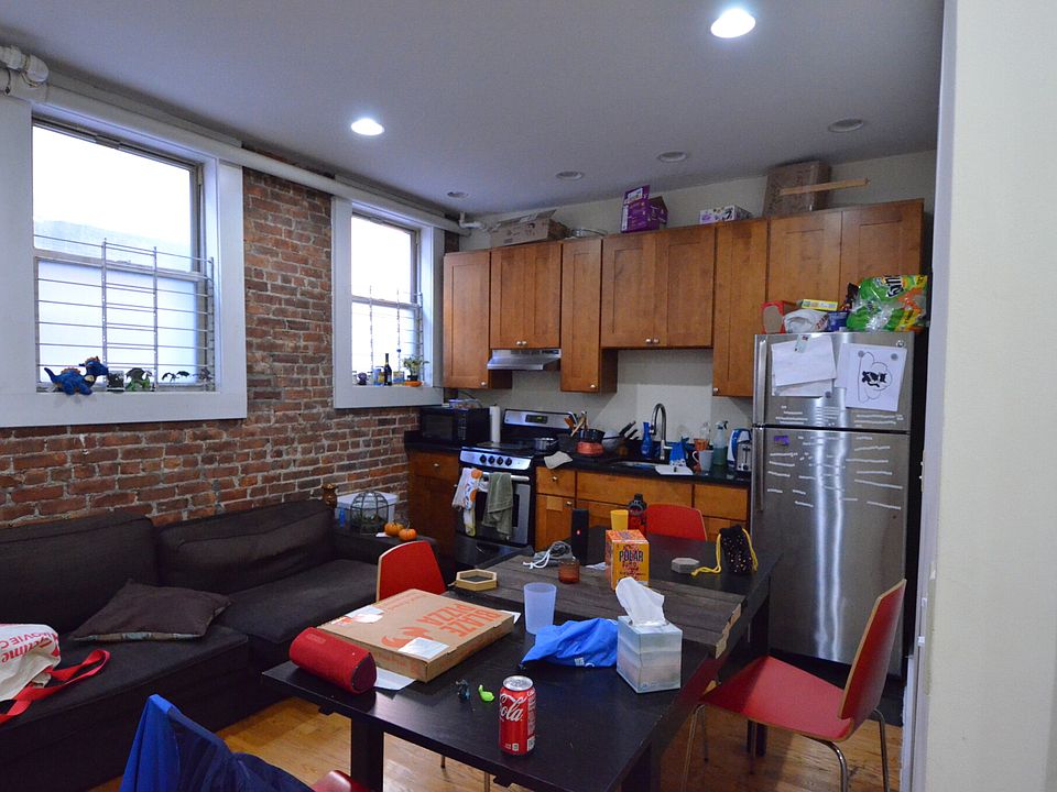 2nd image of 105 Peterborough St APT E
