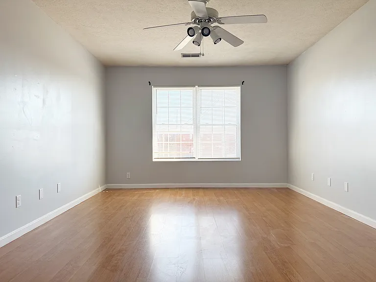 1713 N Spring St #5 — Photo 7