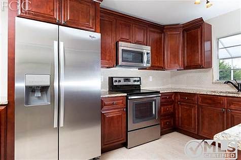 4th image of 217 SW 47th St