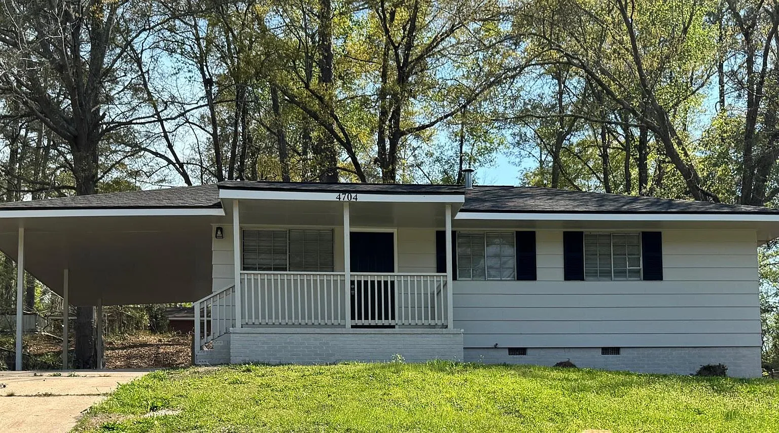 4704 Estonia St — Photo 1