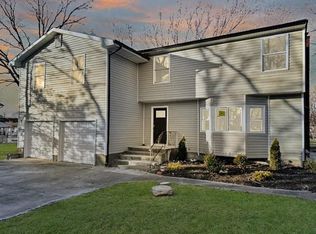 119 Noble St, Brentwood, NY 11717