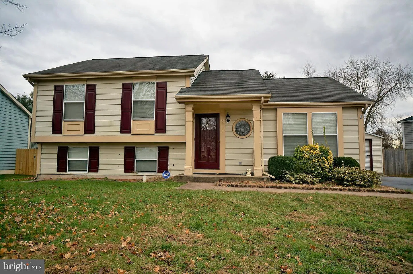 4 bed, 2.0 bath, 1637 sqft, $2,900 — Photo 2