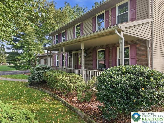 4th image of 714 Lexington Rd