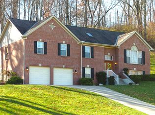 1047 Springwood Ct, Lawrenceburg, IN 47025
