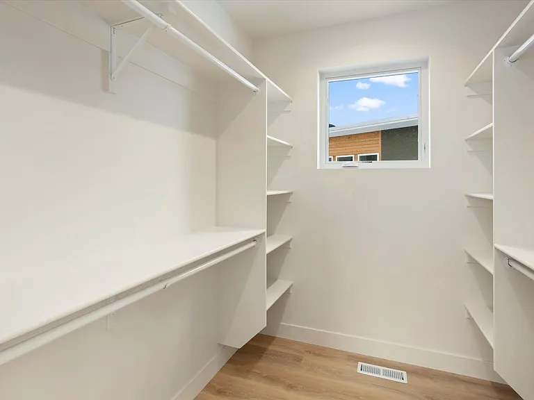 102 Chase St — Photo 10